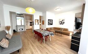 Large Haussmanian Appartment In The Heart Of Nice
